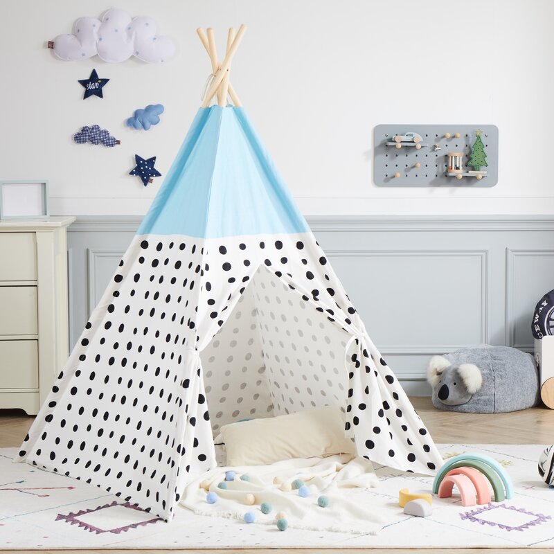 Blue and doted tepee house with carry case